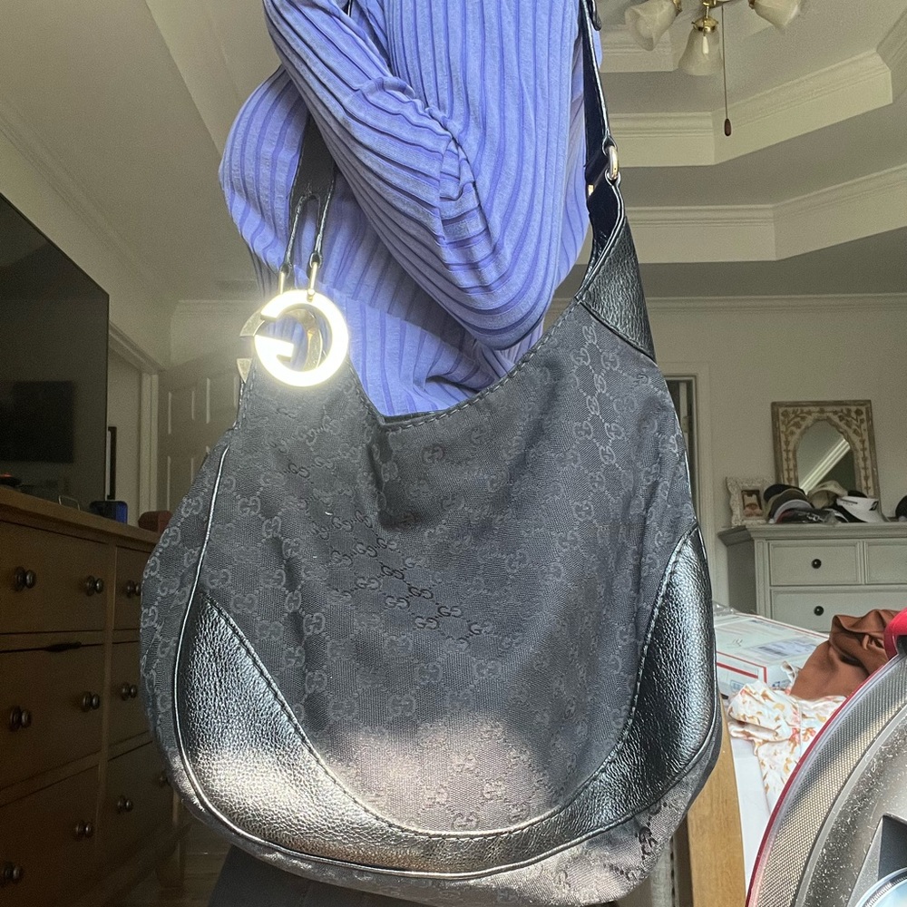 AUTHENTIC Gucci Charlotte Messenger Bag